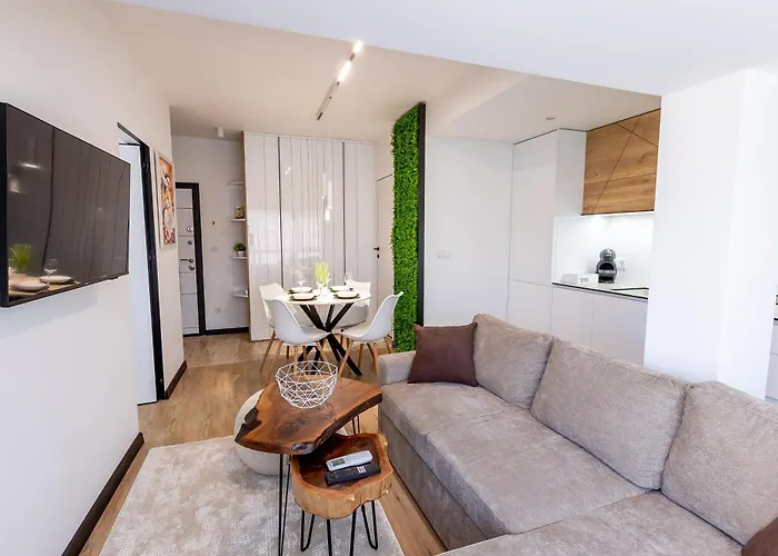 Elena סנדנסקי